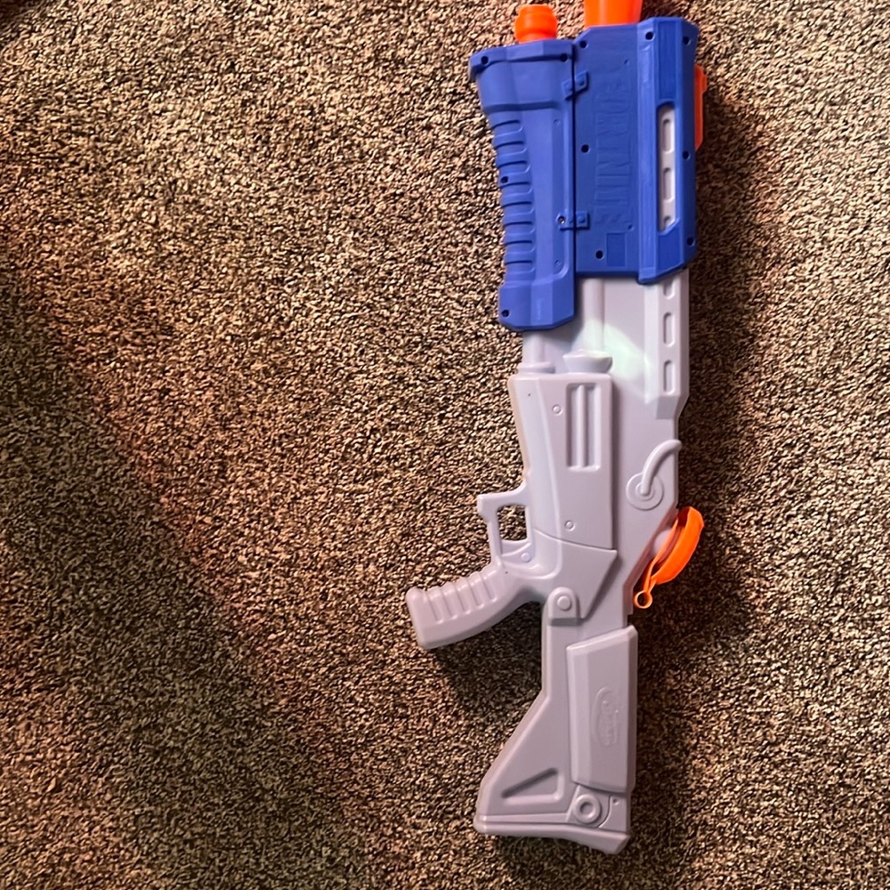 A fortnight super soaker water gun good condition only used once